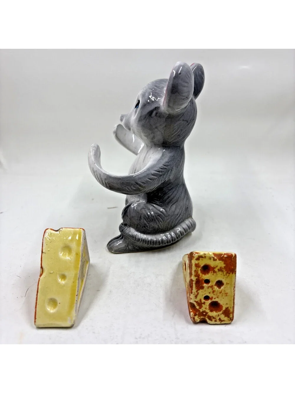 Vintage Mouse w/2 pc. wedge of cheese  Salt & Pepper Shakers Japan